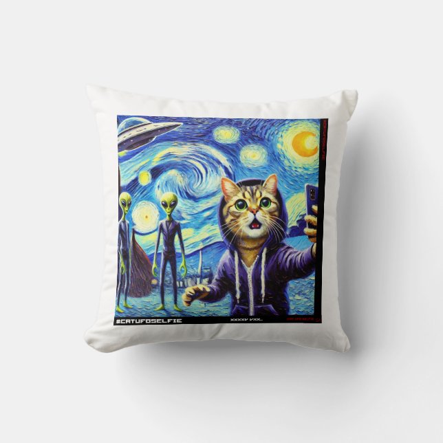 Katze UFO Selfie: Geschenk vom Kitten #03 Kissen (Vorderseite)
