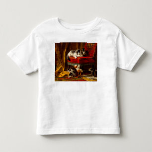 Katze und Kätzchen spielen mit Stuhl Kleinkind T-shirt