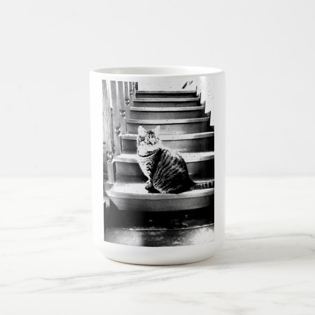 Katze und Treppe Kaffeetasse (Mittel)