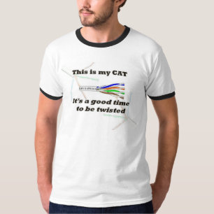 Katze verdreht T-Shirt