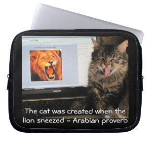 Katze, von der Löwennize erschaffen Laptopschutzhülle