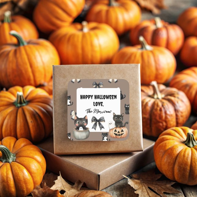 Katzen, die Geister auf der schwarzen Halloween-Ge Quadratischer Aufkleber (Cute Cats and ghosts Square Sticker)