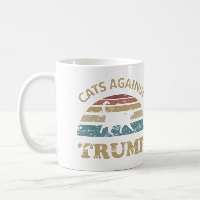 Katzen gegen Trump Kaffeetasse (Links)
