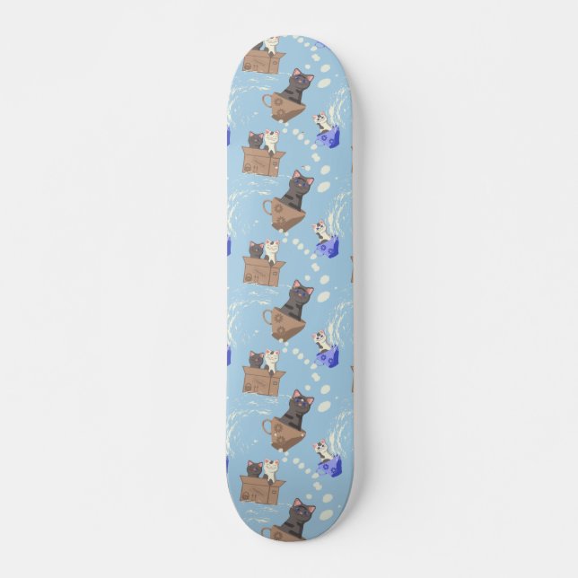Katzen in Kiste und Milchfallen auf blau Skateboard (Vorne)