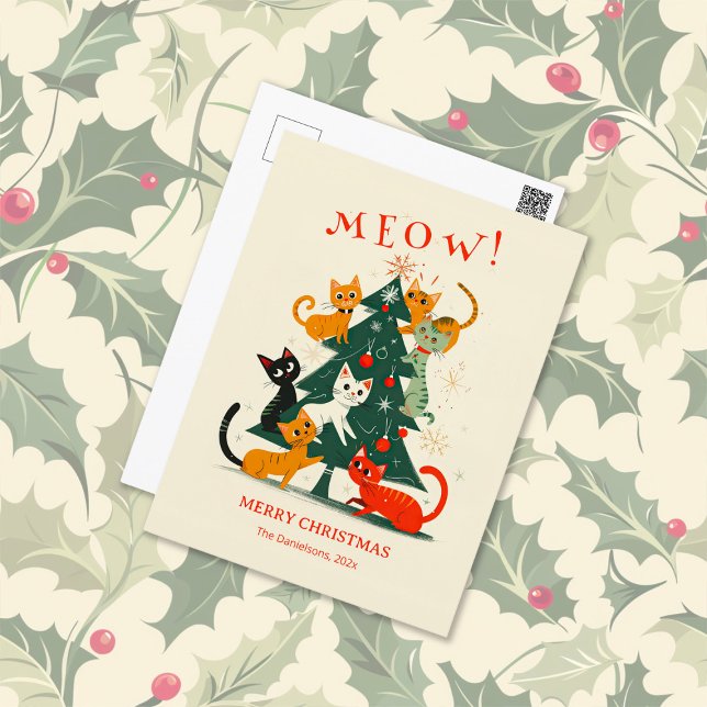 Katzen Meow auf einem Weihnachtsbaum Feiertagspostkarte (Cats Meow on a Christmas Tree postcard)