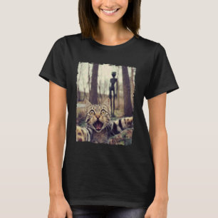 Katzen-Selfie mit Alien-UFO Lustige Katze für Männ T-Shirt