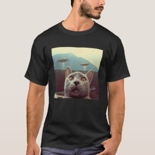 Katzen-Selfie mit außerirdischem UFO-Raumschiff Lu T-Shirt