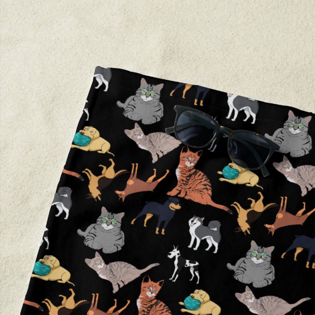 Katzen und Hunde Musterdesign auf Schwarz  Strandtuch (Beispiel)