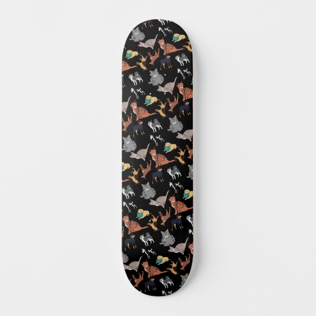 Katzen- und Hundemuster-Design auf Schwarz  Skateboard (Vorderseite)
