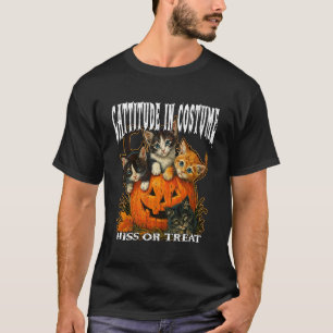 Katzenattitüde in Kostümen ZISCHEN oder Behandeln T-Shirt