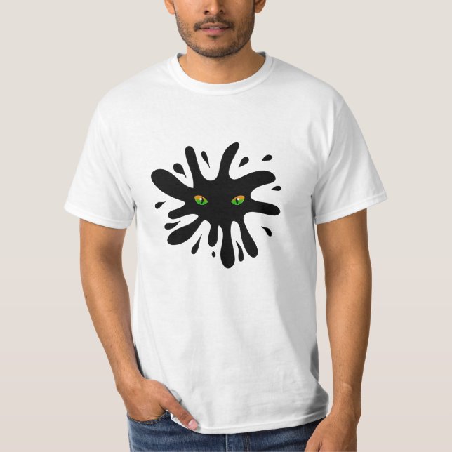 Katzenaugen mit Blick auf einen schwarzen Block T-Shirt (Vorderseite)