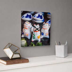 Katzenfiguren werden quadratische wanduhr