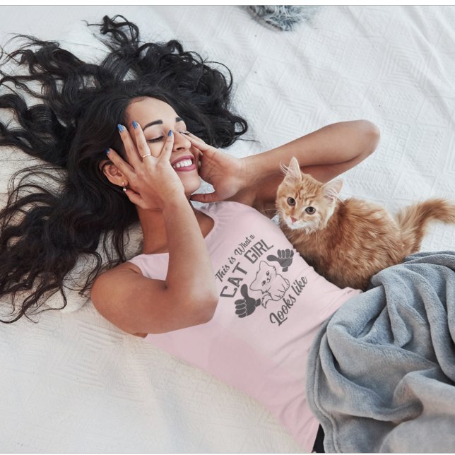 Katzenmädchen sieht aus, als würden sie aufstehen tank top (Von Creator hochgeladen)