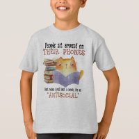 Katzenmenschen sitzen auf ihrem Telefon antisozial