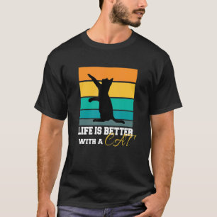 Katzenspielen Retro-Sonnenuntergang ist besser mit T-Shirt