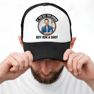 Kauf ihm einen Shot Bräutigam Foto Junggesellenabs Truckerkappe
