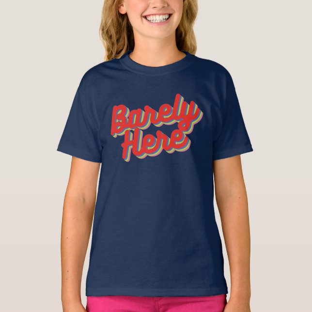 Kaum hier / Roter T - Shirt (Vorderseite)