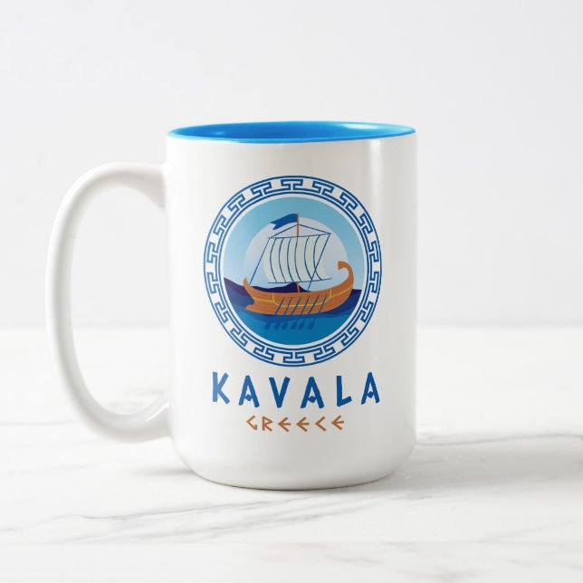 Kavala, Griechenland, griechisches Schiffsdesign Zweifarbige Tasse (Links)