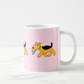 Kawaii Airedale-Terrier-Hund mit einer Hut-Tasse Tasse