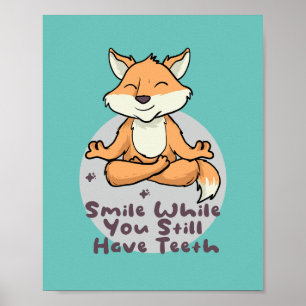 Kawaii lustiger Fuchs lächeln und Yoga-Posen mache Poster