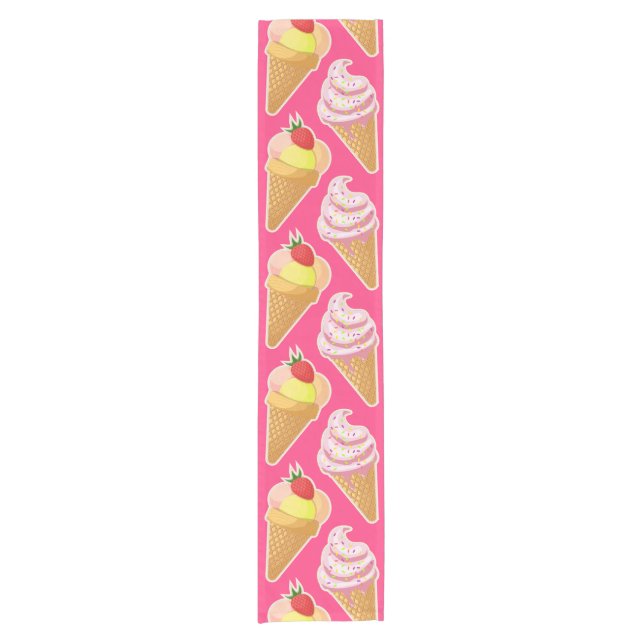 Kawaii pink pattern with strawberry ice cream  kurzer tischläufer (Vorderseite)