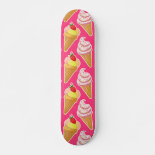 Kawaii-rosa Muster mit Erdbeereis Skateboard