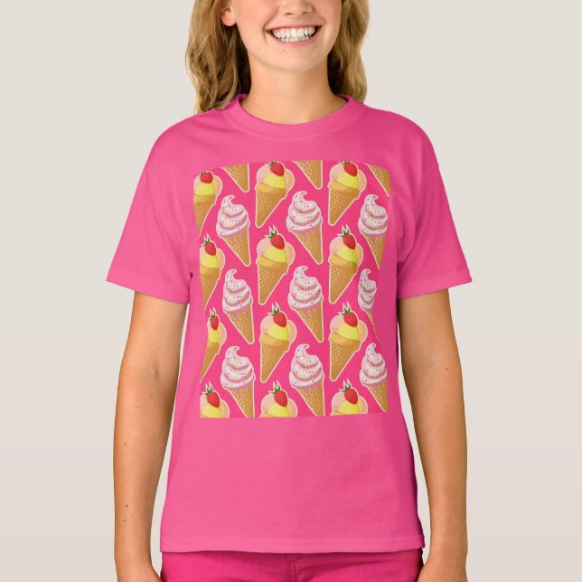 Kawaii-rosa Muster mit Erdbeereis T-Shirt (Vorderseite)