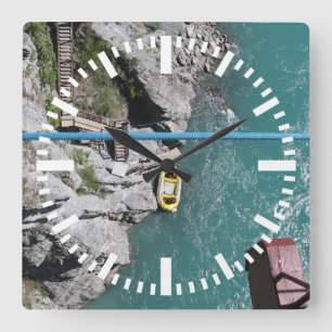 Kawarau Bridge Bungy POV, Queenstown, Neuseeland Quadratische Wanduhr
