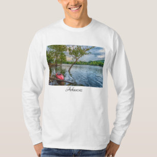 Kayak schwimmend am Tischtennissee T-Shirt