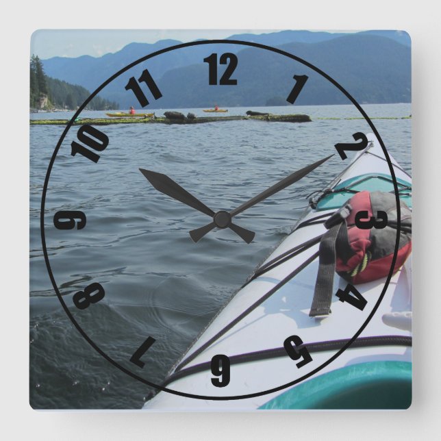 Kayaking auf dem Ozean Quadratische Wanduhr (Vorderseite)