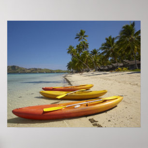 Kayaks am Strand, Plantation Island Resort Poster