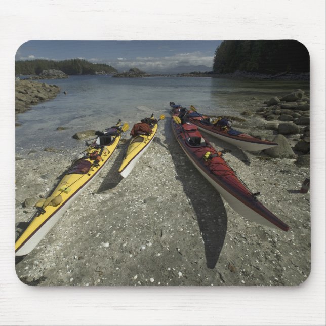 Kayaks auf Dicebox Island, Broken Island Group, Mousepad (Vorne)