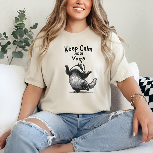 Keep Calm and Do Yoga Honey Badger T-Shirt Gift (Von Creator hochgeladen)