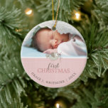 Keepake First Christmas Foto Girl Keramik Ornament<br><div class="desc">Ein echter Sake-Ornament zeigt Ihr Lieblings-Foto mit den Worten erste Weihnachten in der modernen und Skripttypografie. Ein herzentragender Vogel gibt eine besondere Touch. Gib dir ein Lächeln oder jemand Besonderes,  sie werden dieses Geschenk Liebe.</div>