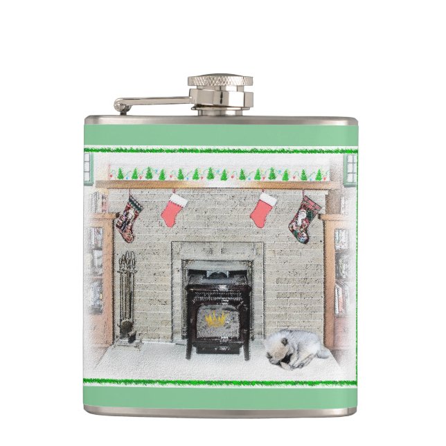 Keeshond Christmas Puppy Dog von Fireplace Paintin Flachmann (Vorderseite)