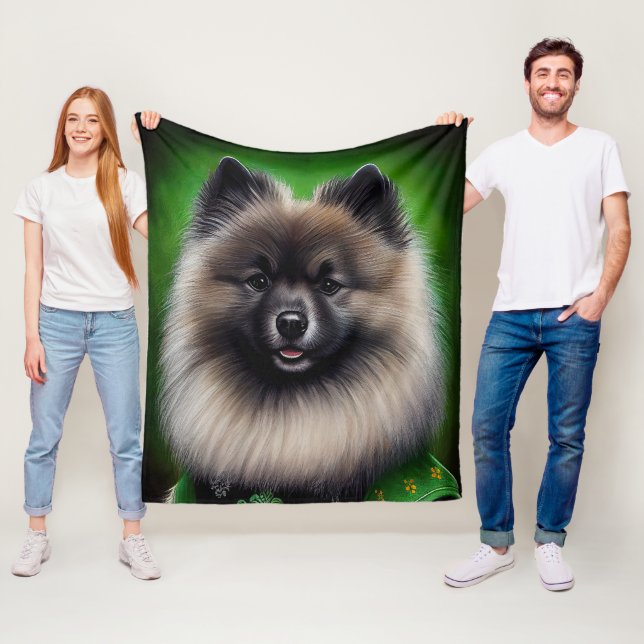 Keeshond Dog in St. Patrick's Day Dress Fleecedecke (Beispiel)