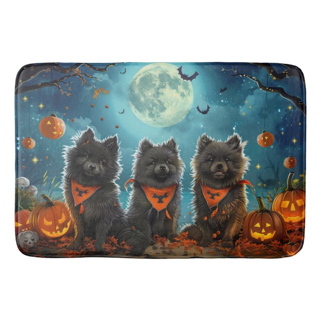 Keeshond Halloween Spooky Badematte (Vorderseite)