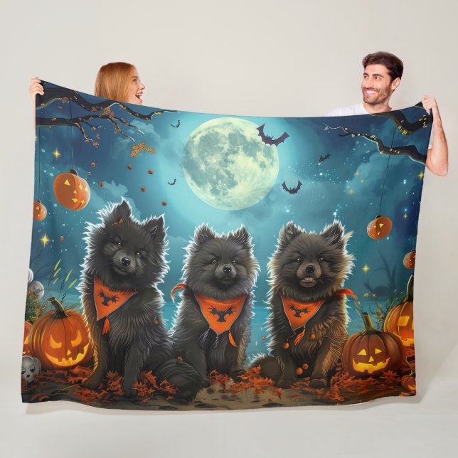 Keeshond Halloween Spooky Fleecedecke (Beispiel)