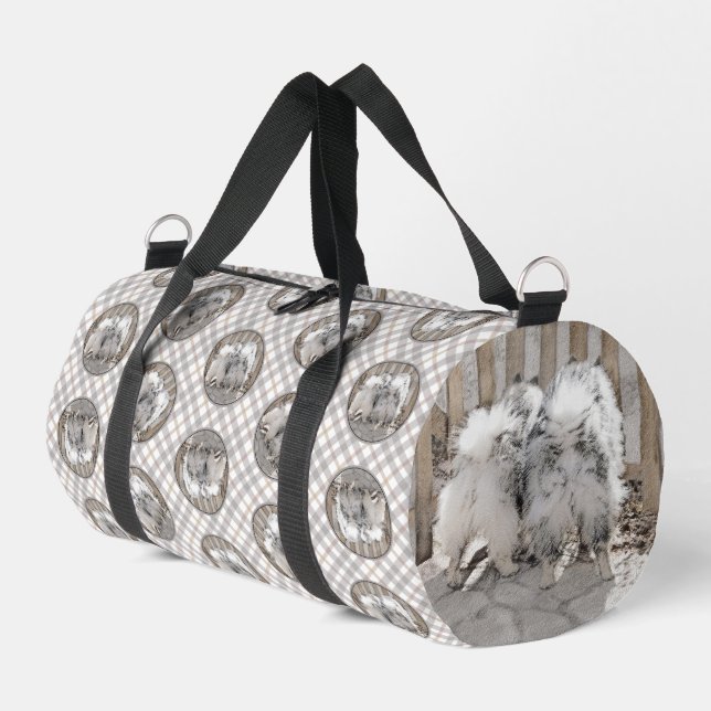 Keeshond Malen Hintern am Tor Niedliche Hundkunst Duffle Bag (Linke Seite)