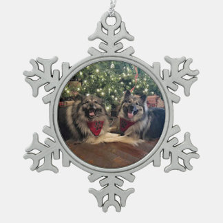Keeshond mit Weihnachtsbaum Schneeflocken Zinn-Ornament