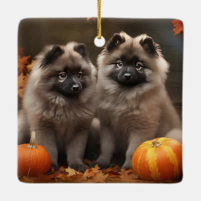 Keeshond Puppy Autumn Delight Pumpkin Keramikornament (Rückseite)