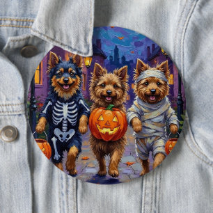 Keeshond Trick-or-Treating in Halloween-Kostümen Button