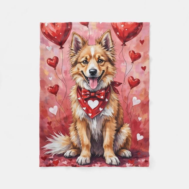 Keeshond Valentinstag Hund sitzt mit Herzen Rot Fleecedecke (Vorderseite)