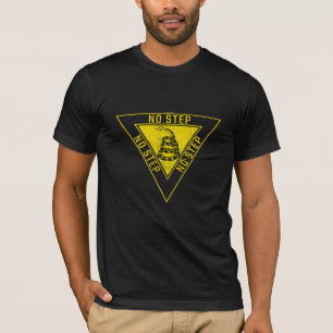 KEIN SCHRITT GADSDEN SNAKE MILITÄRISCHE LUFTFAHRTS T-Shirt