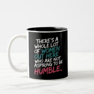 Keine Bescheidenheit anstrebende Kamala Harris Fem Zweifarbige Tasse