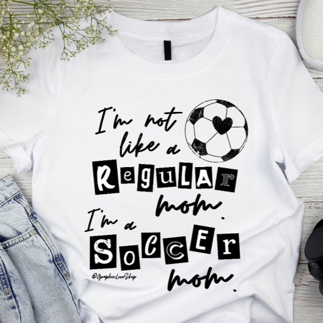 Keine regelmäßige Mama Ich bin eine Fußball-Mama N T-Shirt (Von Creator hochgeladen)