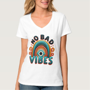 Keine schlechten Vibes. Retro-Regenbogen- und Auge T-Shirt