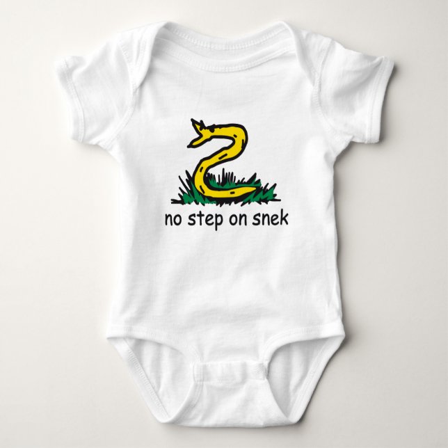 Keine Schritte auf snek memes Gadsden parody SnekR Baby Strampler (Vorderseite)
