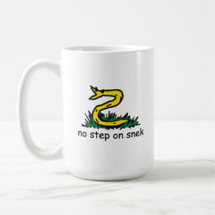 Keine Stufe auf Snek-Meme Gadsden-Parodie SnekRigh Kaffeetasse
