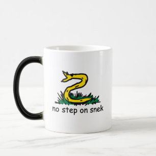 Keine Stufe auf Snek-Meme Gadsden-Parodie SnekRigh Verwandlungstasse